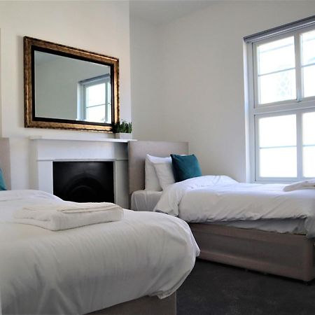 Victoria 4 Bedroom Serviced House Short Lets - Near Northampton Gen Hosp & Town Centre Eksteriør bilde