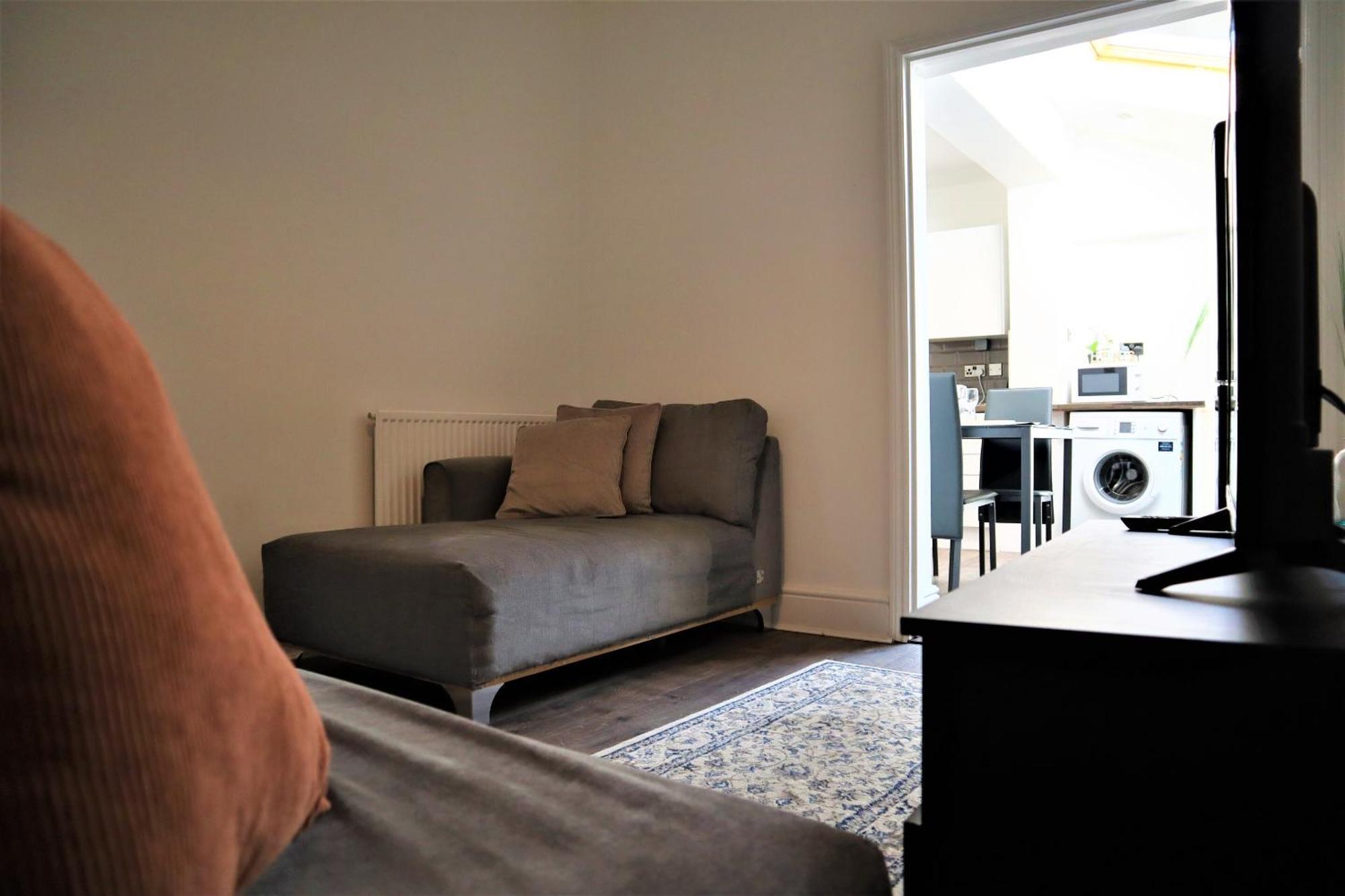 Victoria 4 Bedroom Serviced House Short Lets - Near Northampton Gen Hosp & Town Centre Eksteriør bilde