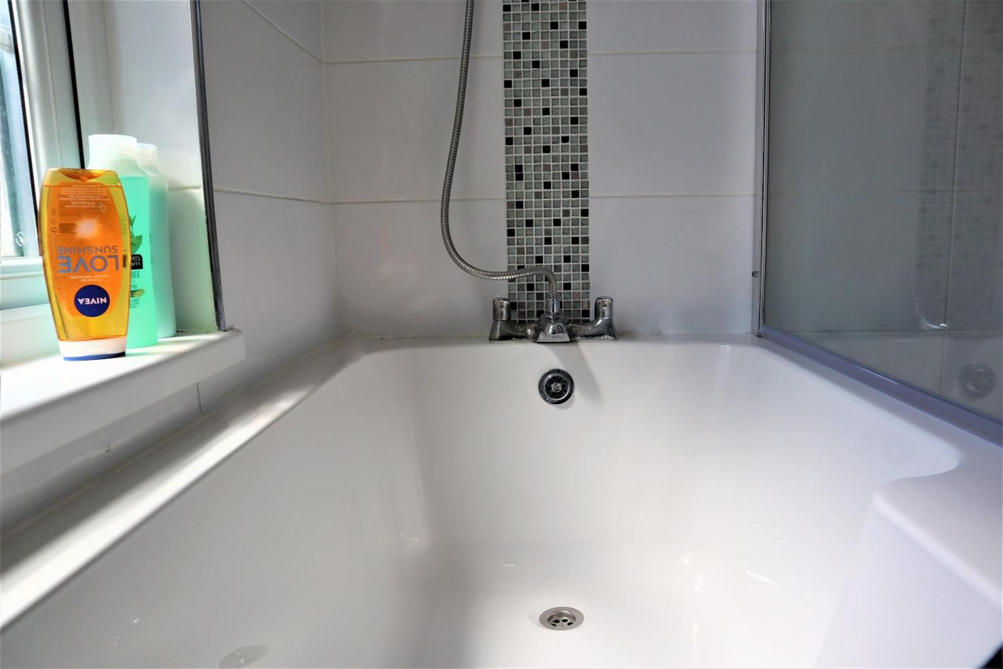 Victoria 4 Bedroom Serviced House Short Lets - Near Northampton Gen Hosp & Town Centre Eksteriør bilde