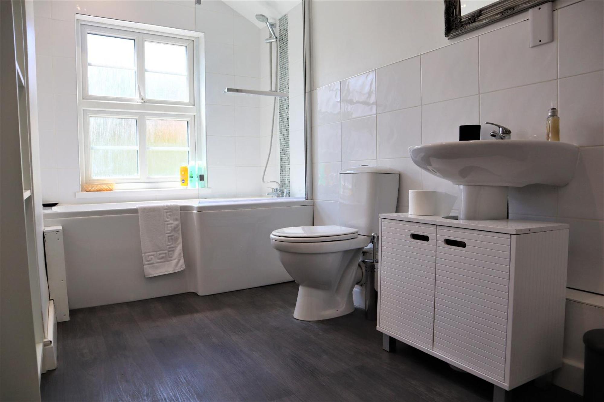 Victoria 4 Bedroom Serviced House Short Lets - Near Northampton Gen Hosp & Town Centre Eksteriør bilde